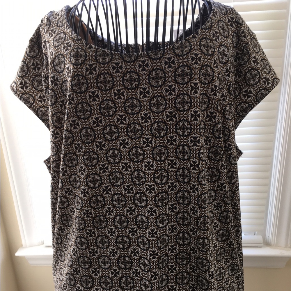 NWT Dress Barn Blouse Size XL.