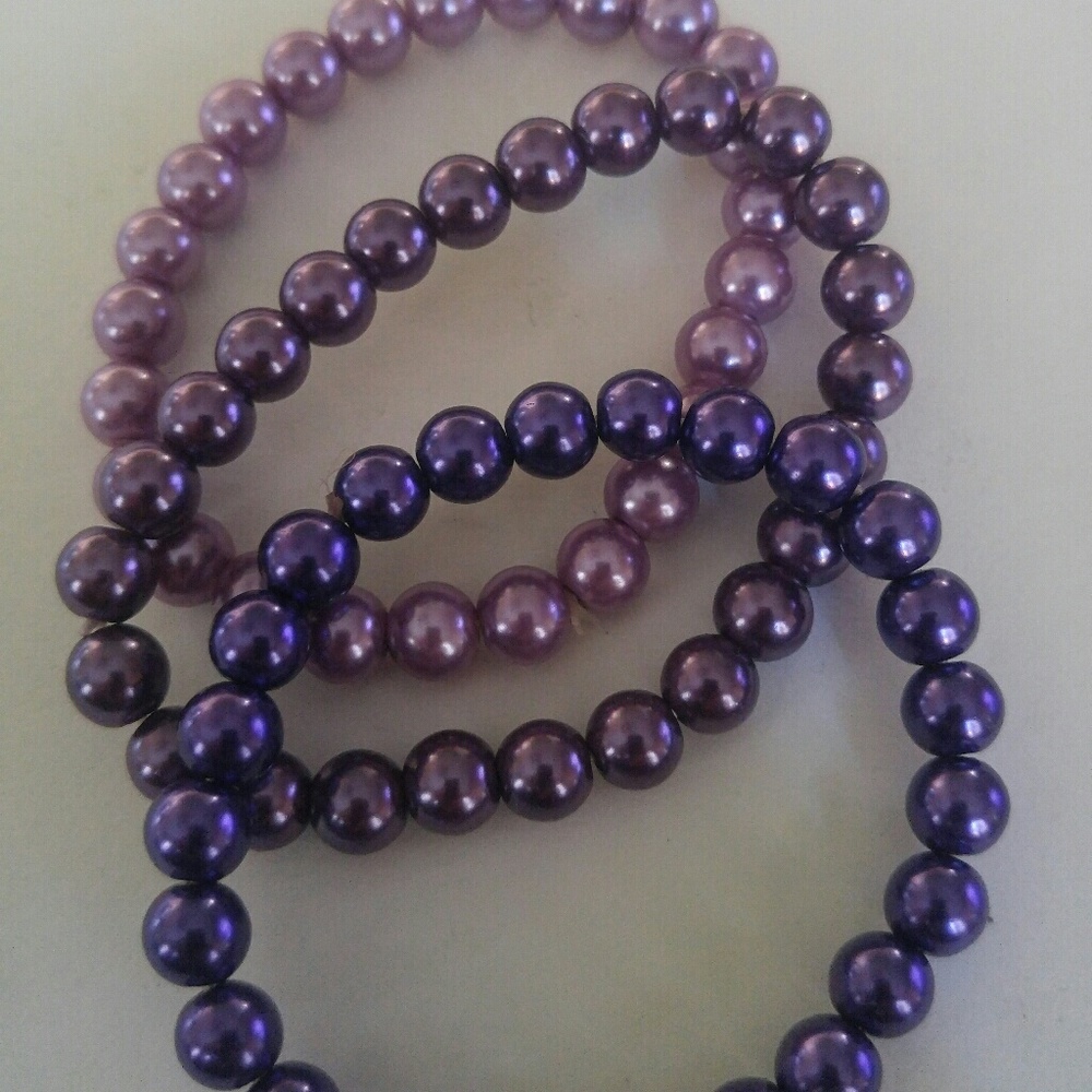 Set of three stretch bracelets, pearl shape/style