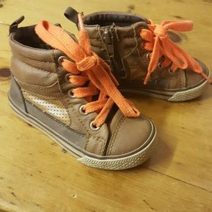 💕3 / $15💕GAP Sneakers