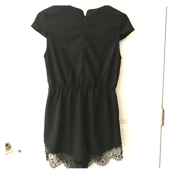 Black lace romper - Picture 2 of 3