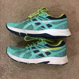 Asics sneakers size 8