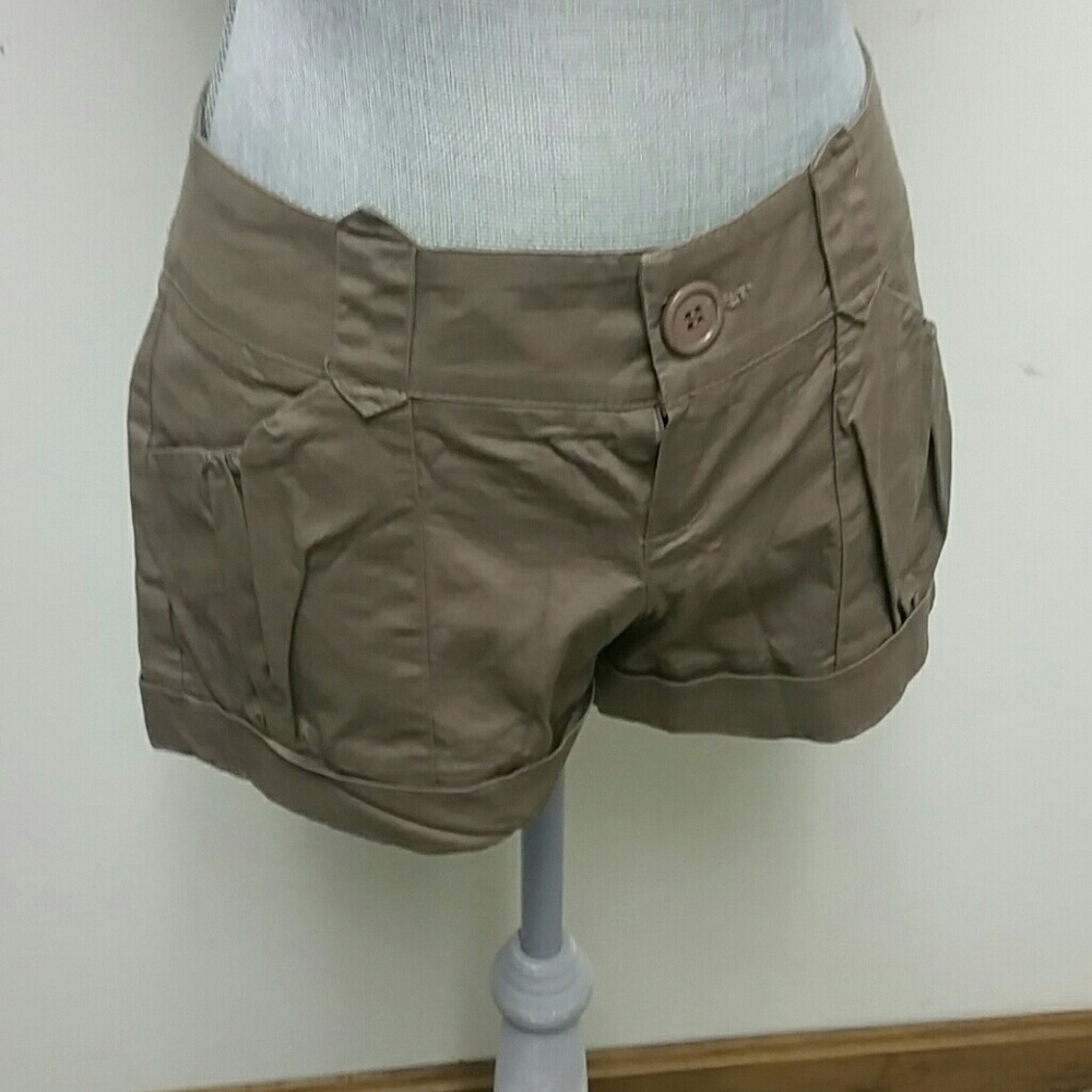 Safari Shorts - Picture 3 of 3