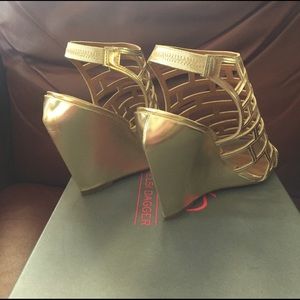 Kelsi Dagger Eris Gold Metallic Sandals