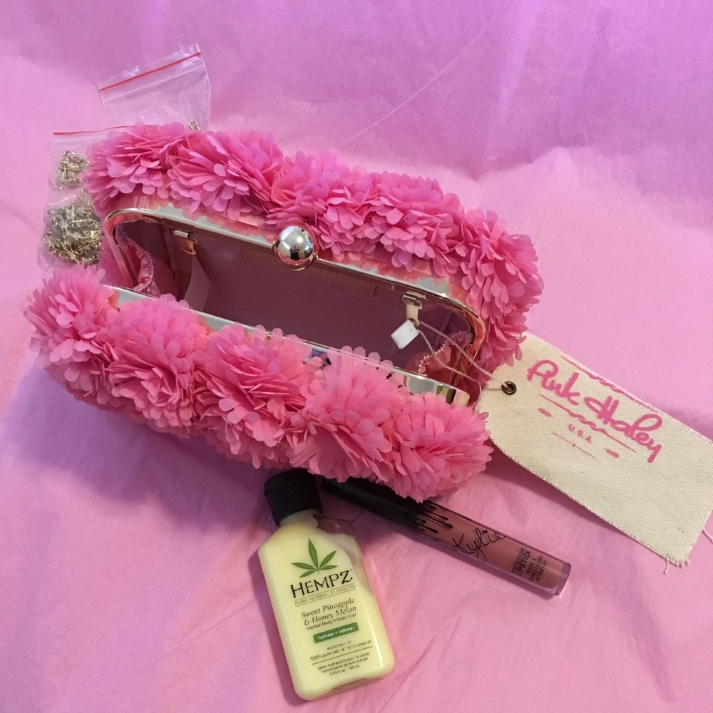🎉HP x3🎉 Adorable pink petal purse - Picture 5 of 7