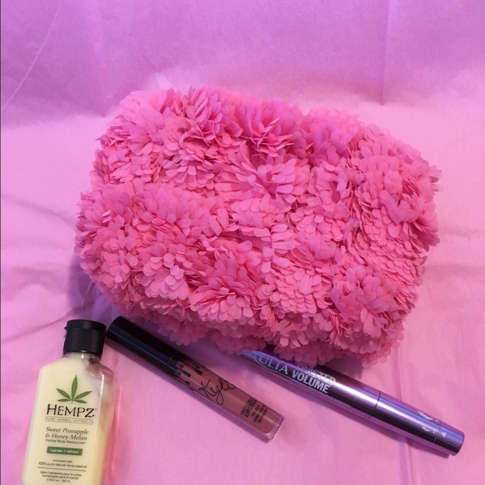 🎉HP x3🎉 Adorable pink petal purse - Picture 2 of 7