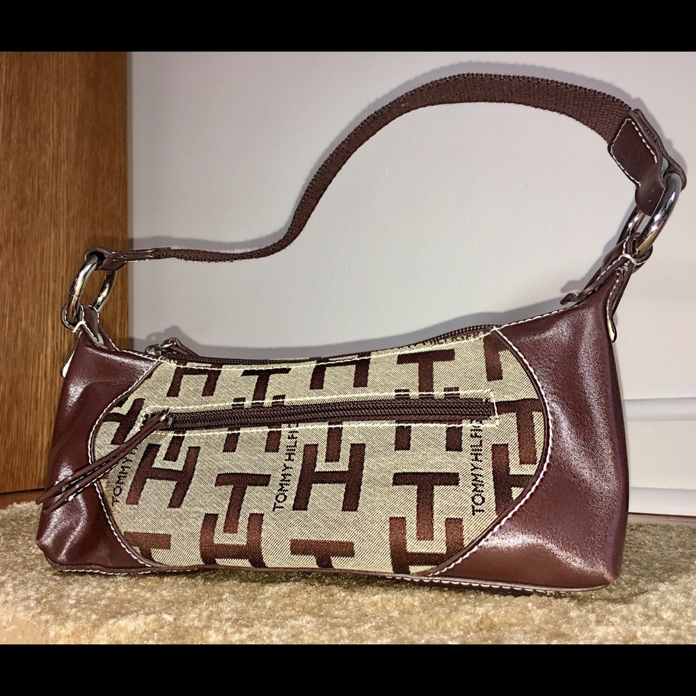 {SOLD} Tommy Hilfiger Purse