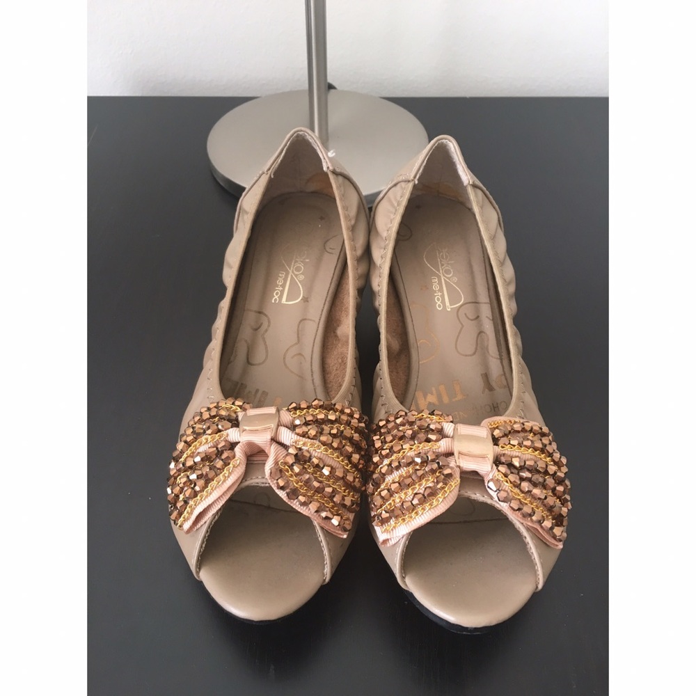 🚨FINAL MARKDOWN!🚨Tan Flats with Beaded Bow