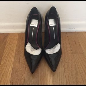 Black patent leather Dolce Vita heels