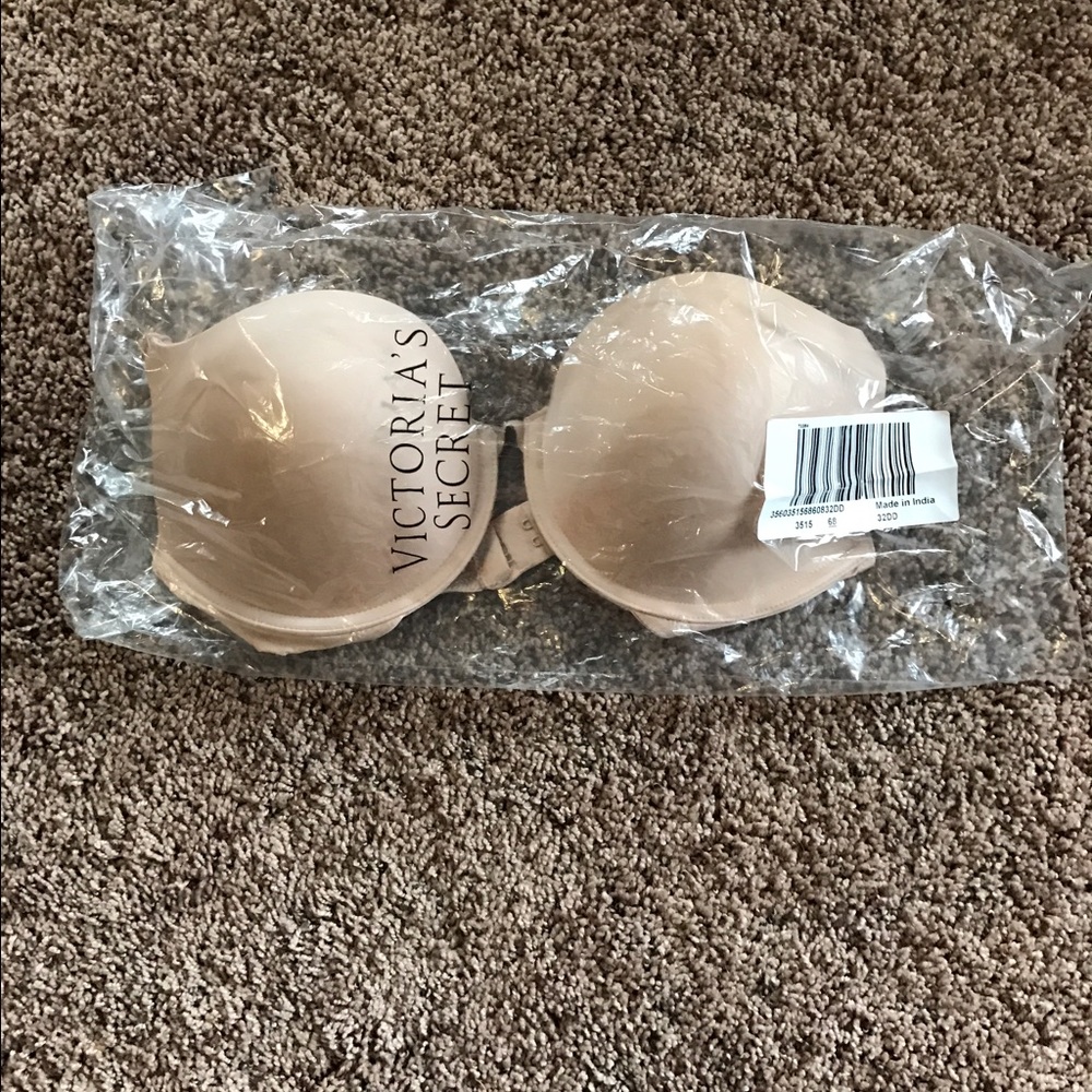 NWT! Victoria's Secret 32DD Push-Up