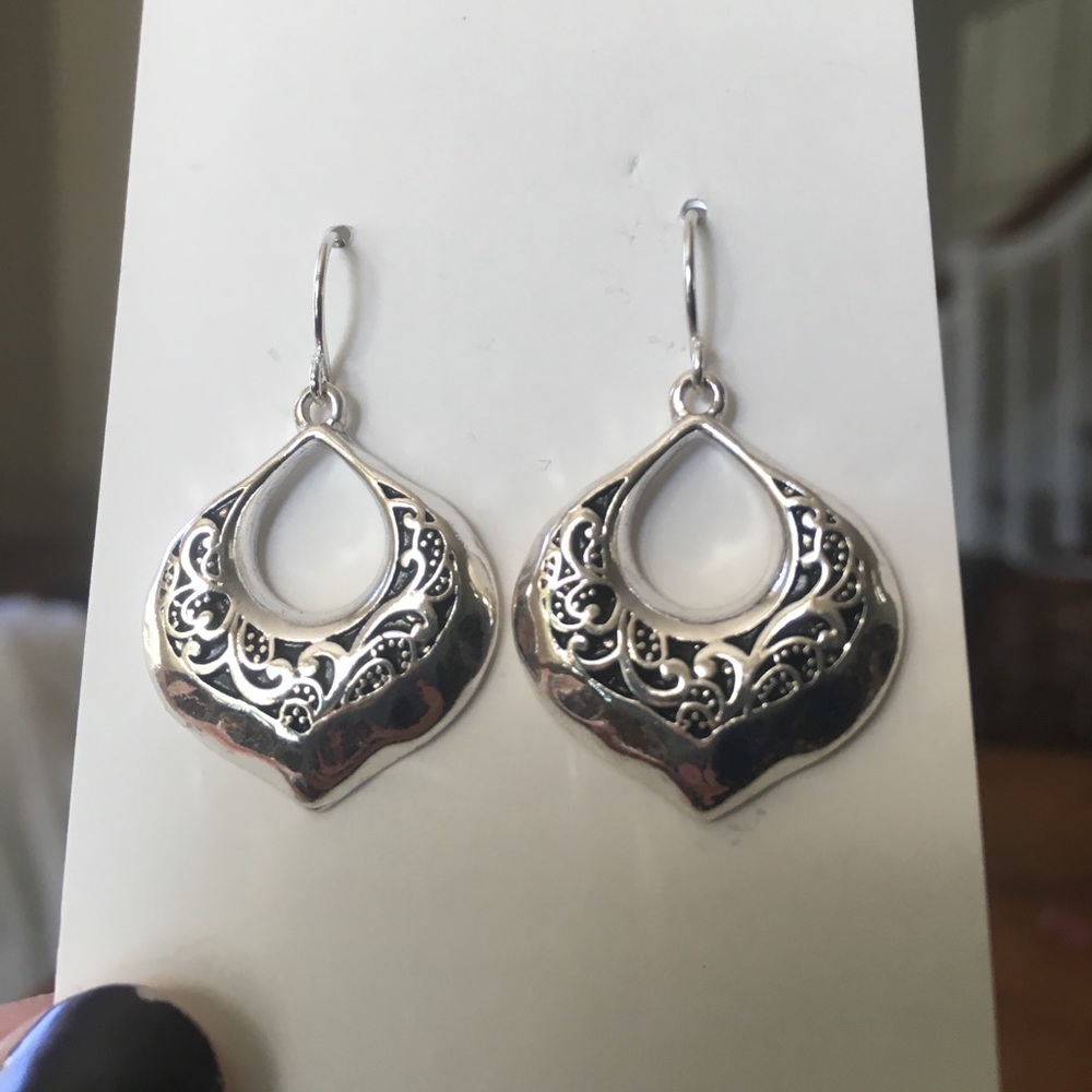 Earrings - Picture 2 of 2
