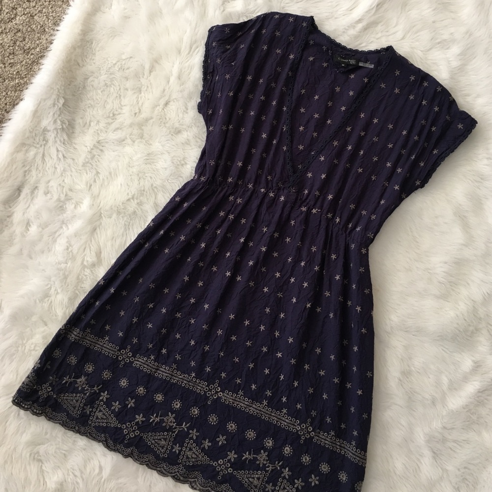Navy and tan Como No v neck dress empire dress.
