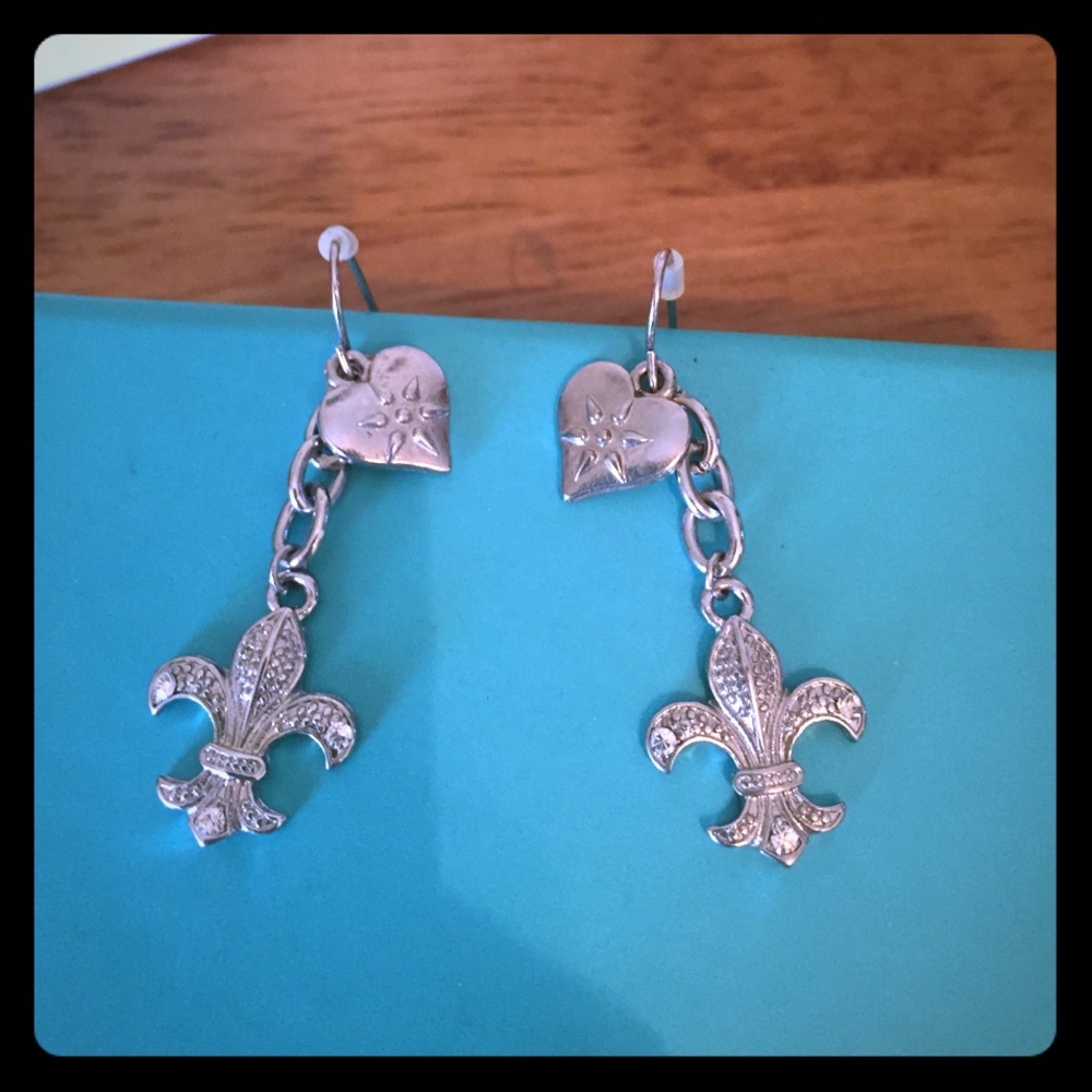 ⭐️⭐️silver fluer de lise hook earrings ⭐️⭐️
