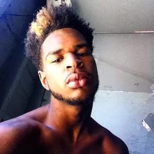 Meet your Posher, Khari