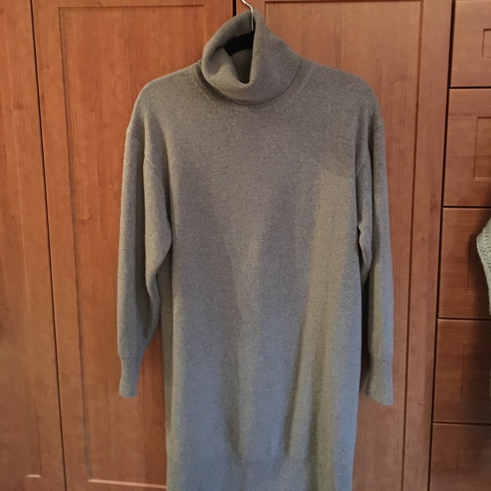 Aritzia (Wilfred) sweater