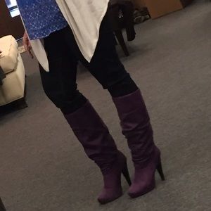 💥💥WINTER CLEARANCE 💥💥Purple knee high boots