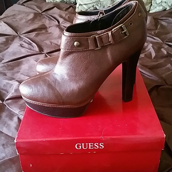 Guess booties - Picture 2 of 2