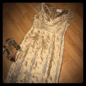 Gold mother-of-the-bride dress. Beautiful color