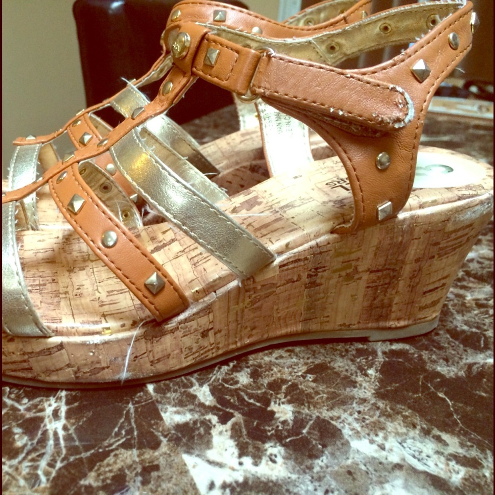 Michael Kors - Picture 2 of 4