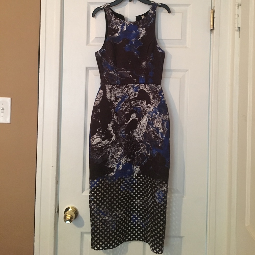 Super cute form fitting dress