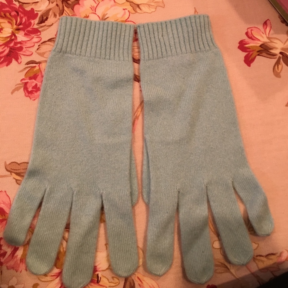 Never worn cashmere gloves!