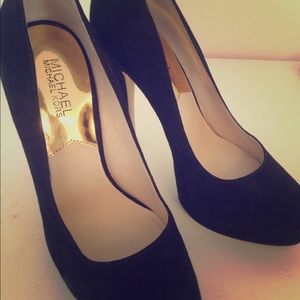 Michael Kors Suede Pumps