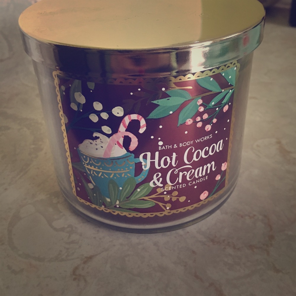 Brand new Hot Cocoa & Cream Bath and Body Works