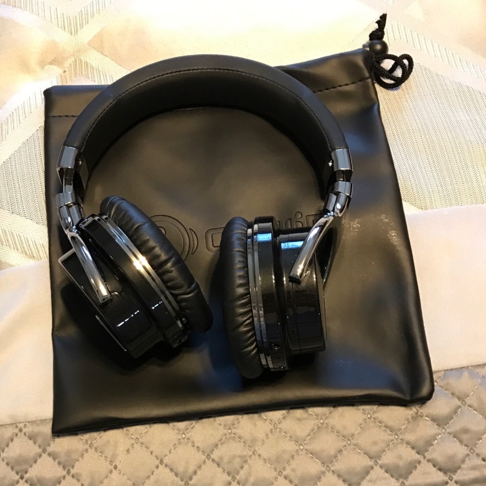 Head phones