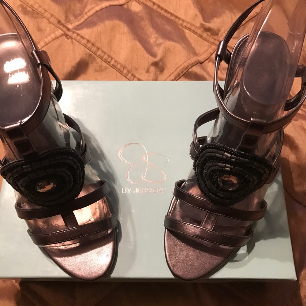 Jessica Simpson pewter heels with bead work