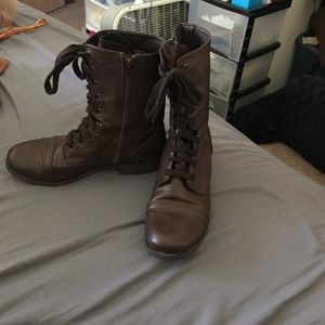Combat boots