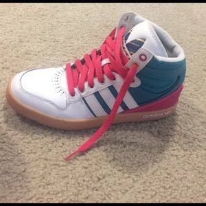 Women's Adidas high tops (US 8.5)