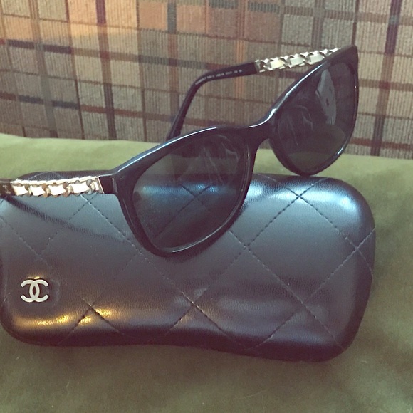 Authentic CHANEL sunglasses. Gently used. main image 4