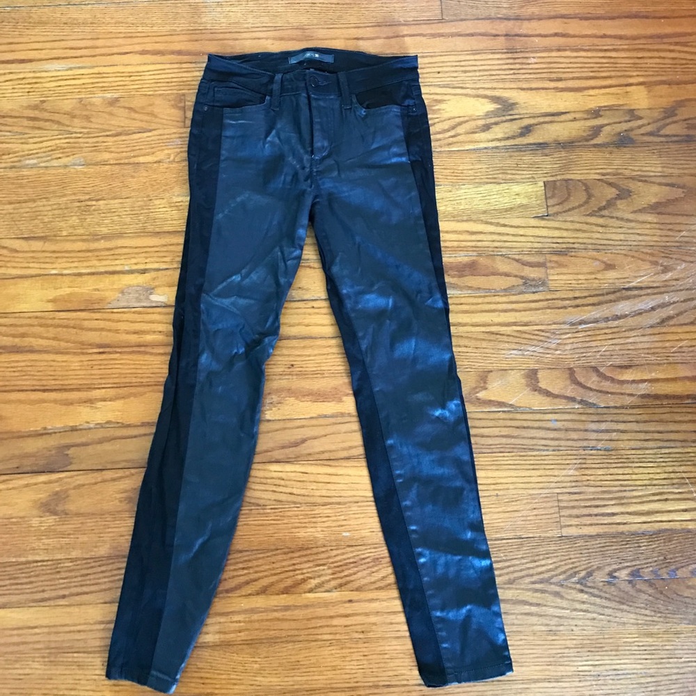 Black coated front Joe Jeans SZ 26. Great cond.