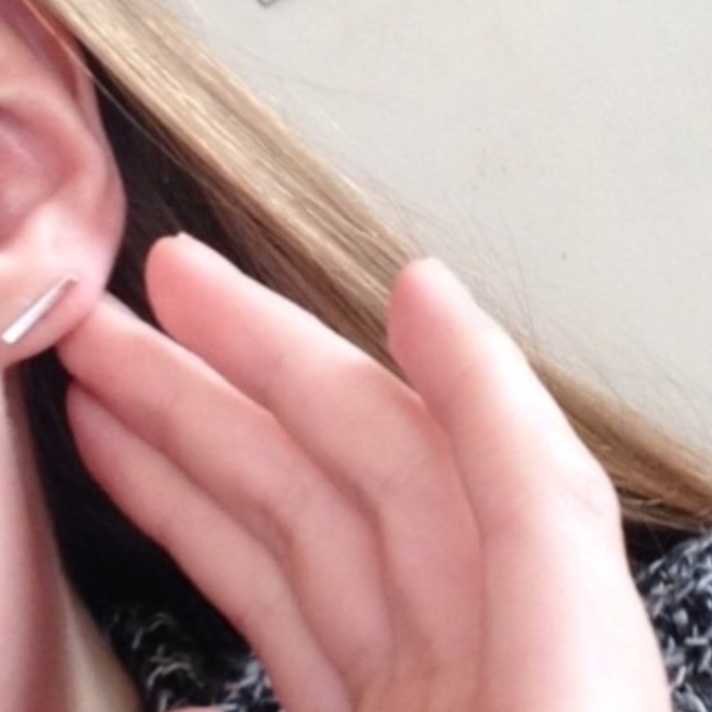 Silver bar earrings - Picture 2 of 4