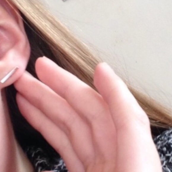 Silver bar earrings - Picture 2 of 4