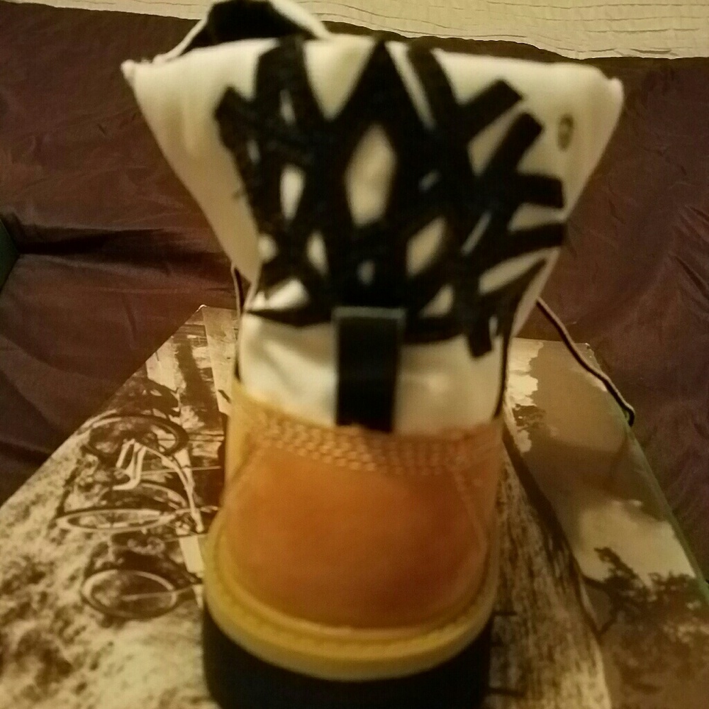Timberlands - Picture 2 of 4