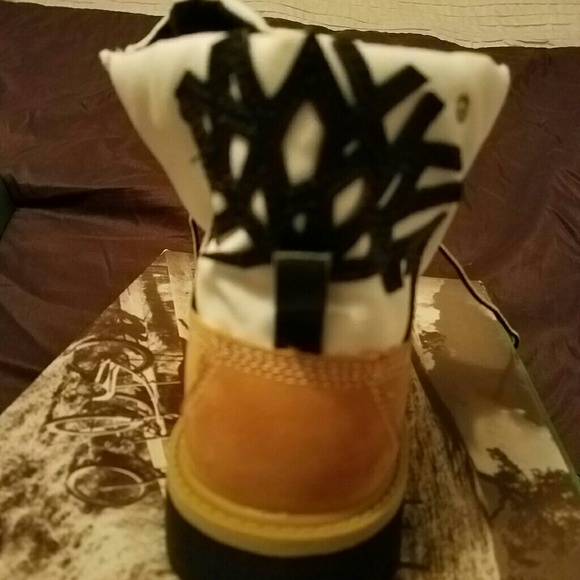 Timberlands - Picture 2 of 4