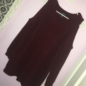 maroon sweater//