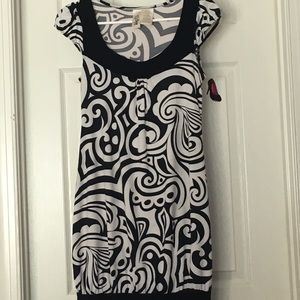 Black and white patterned dress
