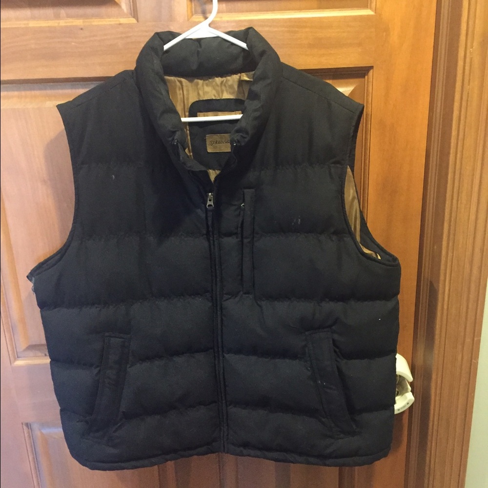 MENS XL black puff vest
