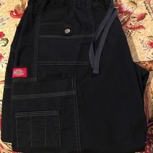 Dickies Cargo style scrub pant