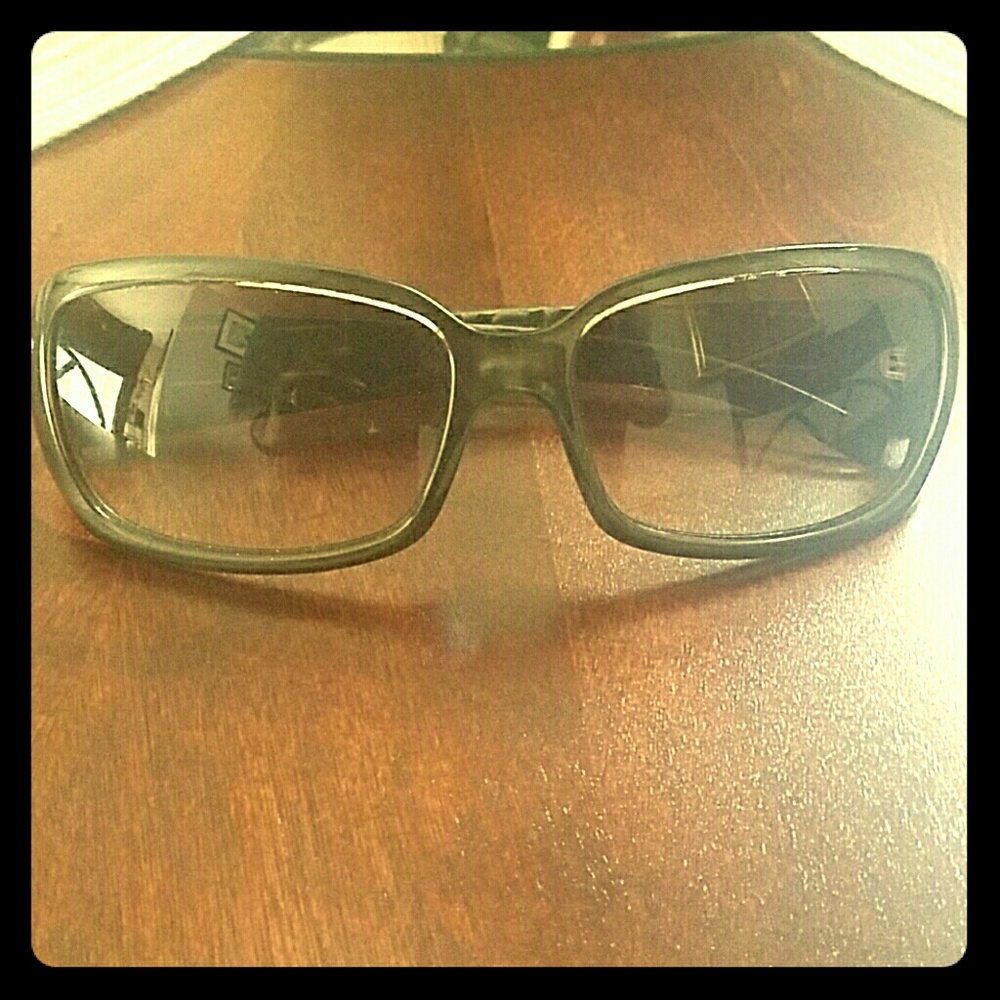 Authenic Fendi womens sunglasses!!!