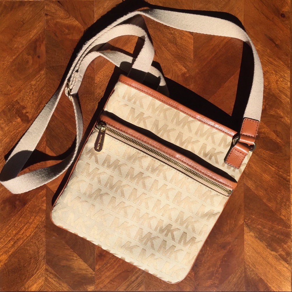 Michael Kors Logo Crossbody