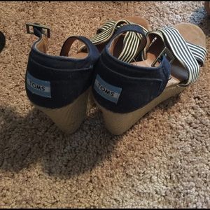 Navy blue stripe Toms wedge sandals size 8.5W