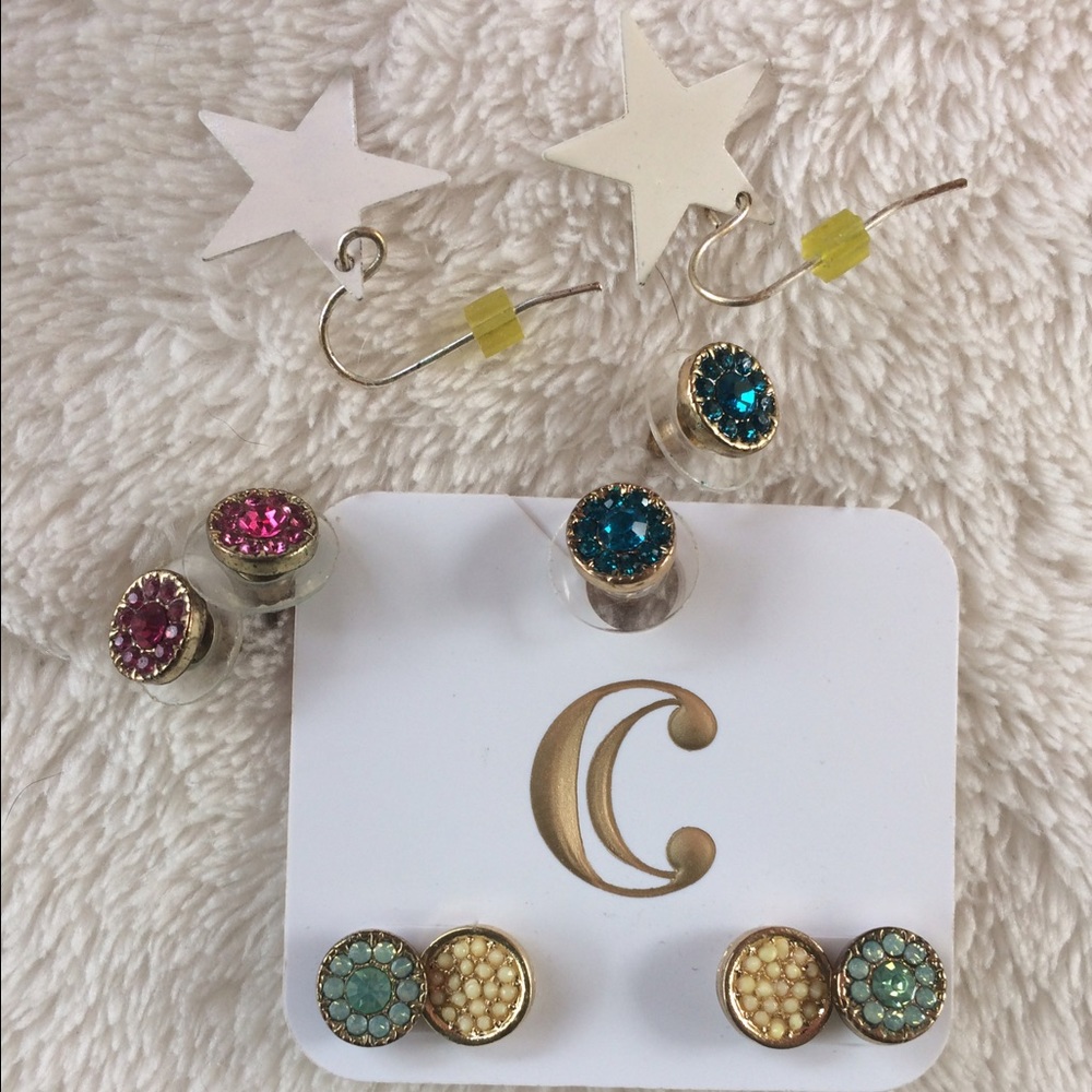 Bundle of earrings