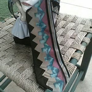 Je Suis Made in USA 100% Imported Silk