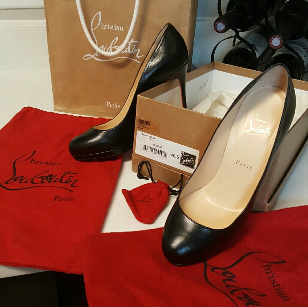 40.5 Louboutin Black Heels