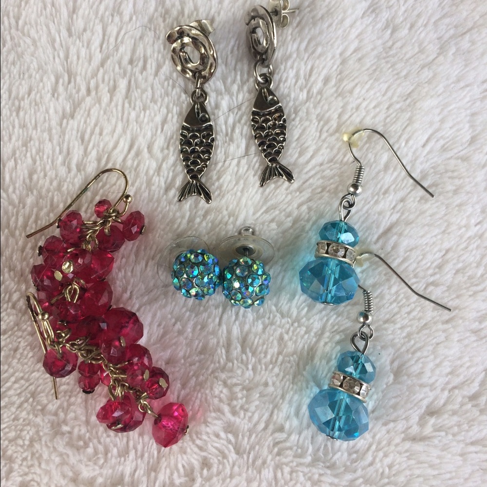 🐠bundle of earrings.