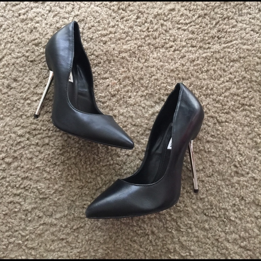 Steve madden black heels
