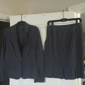 Grey women's suit (Size 8)