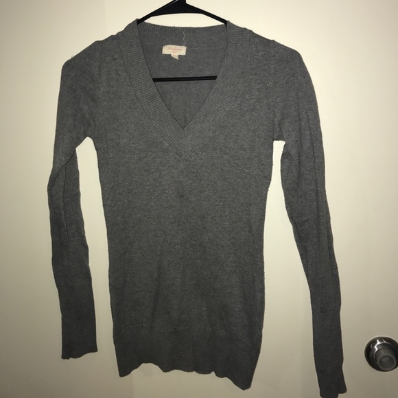 V neck sweater - Picture 2 of 3